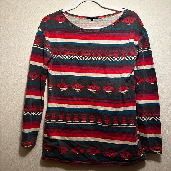 Truly Madly Deeply Pullover Sweater with Pockets Tribal/Aztec Print Size Small - Picture 1 of 6